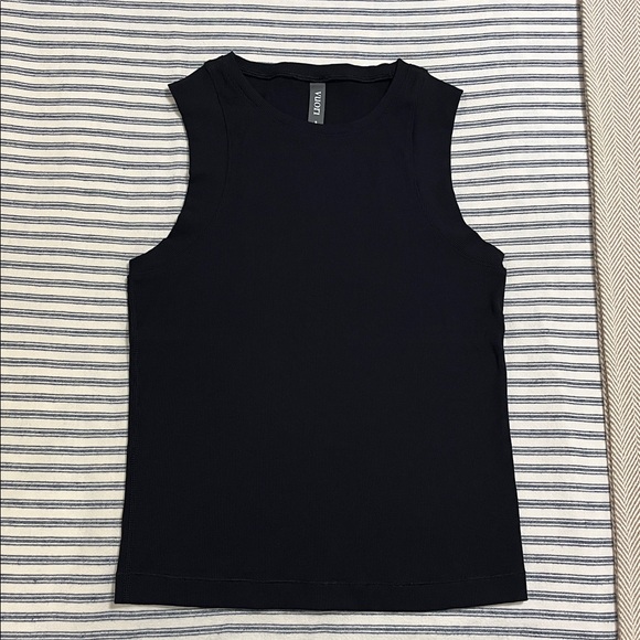 NWOT Vuori Pose Modern Tank Black Small - Picture 3 of 14